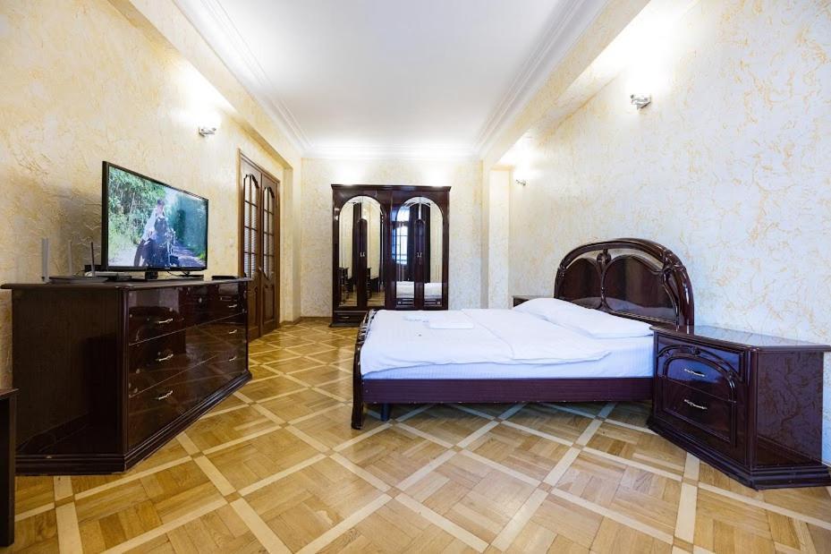 911 Apartments Antonovichа Kiev Exterior foto